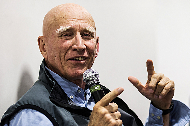 Sebastião Salgado durante sabatina no auditório da Folha