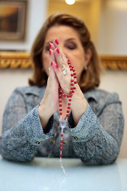 Nicia Ribeiro recorre ao Senhor do Bonfim para enfrentar os problemas de coração