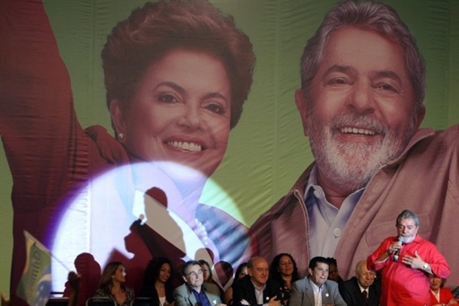 Le président brésilien Lula da Silva lors de la convention du parti des travailleurs qui a désigné Dilma Roussef comme candidate du parti pour la présidentielle, le 13 juin 2010.