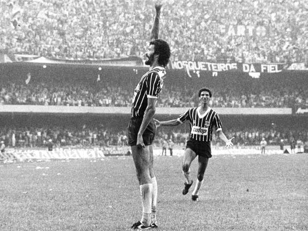 Palhinha, Alfinete e Oscar lamentam morte de Sócrates, tricampeão paulista pelo Corinthians. Foto: Gazeta Press