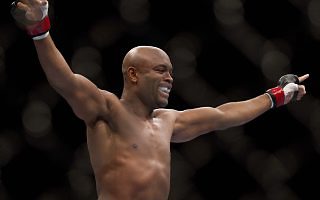 Anderson Silva comemora a vitória. Foto: AP